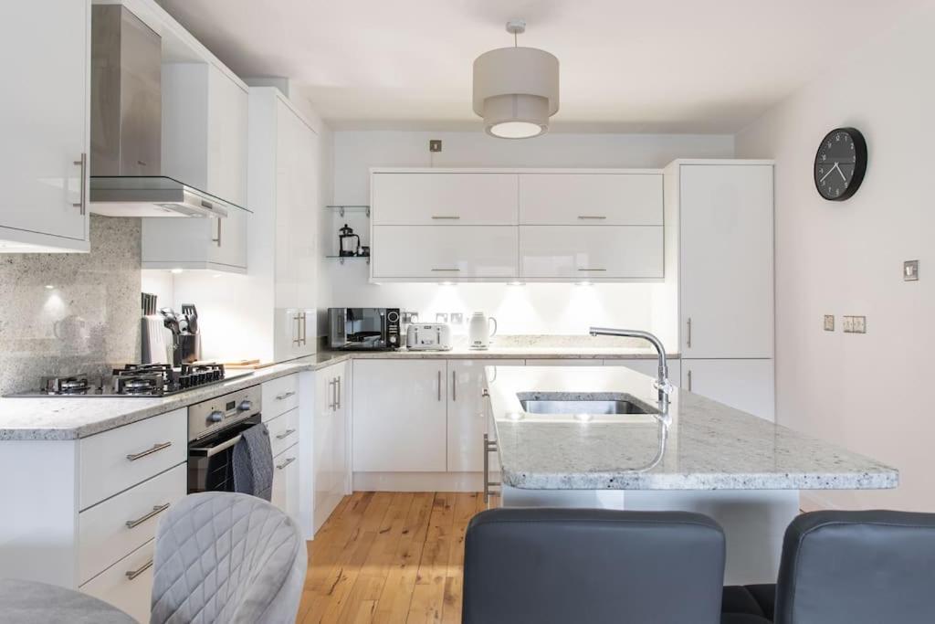 Best City Centre Luxurious Home Free Parking Belfast Exterior photo